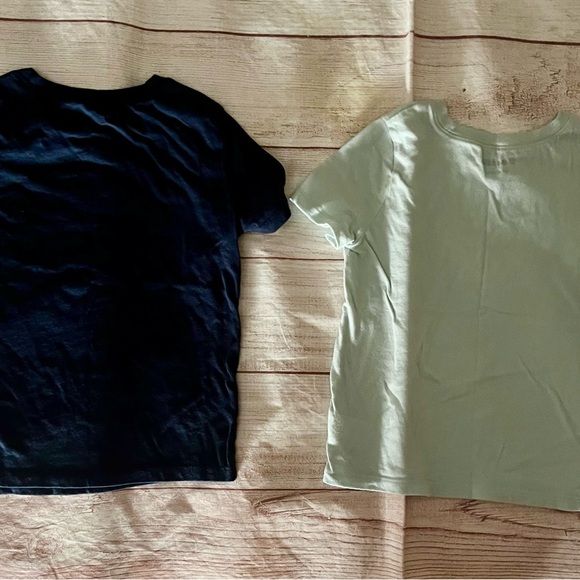 Old Navy (2) 5T Tees - Picture 2 of 4